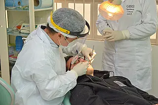 Saúde inicia atendimentos odontológicos para alunos da Apae