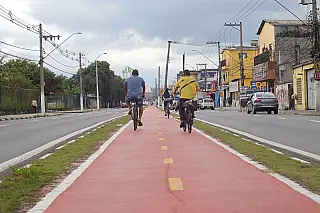 Ciclovia da Avenida Vereador João Batista Fitipaldi é revitalizada