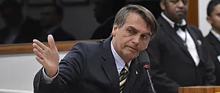 Bolsonaro recebe alta médica, deixa hospital e vai para o Rio