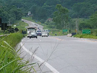 Mogi-Dutra é interditada na tarde desta segunda-feira para nova fase de desmonte de rocha