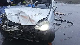 Acidente entre dois carros e caminhão deixa mulher morta e três feridos no Rodoanel em Poá