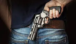 Homem é detido com arma de fogo próximo a colégio eleitoral em São Paulo