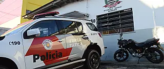 Suspeito é preso após agredir e arrastar rosto de ex-companheira no asfalto