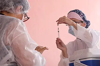 Suzano garante 2ª dose a 112 idosos de instituições de longa permanência