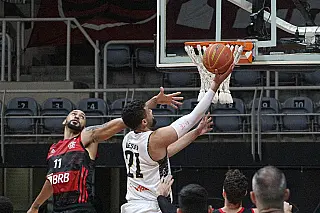 Mogi Basquete perde para Flamengo no primeiro jogo das quartas do NBB