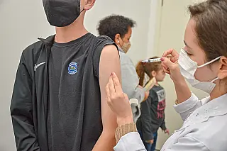Aplicação da dose de reforço para adolescentes de Suzano se inicia nesta quarta-feira