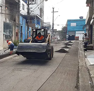 Programa "Mais Asfalto" chega ao bairro Castelo Branco em Ferraz