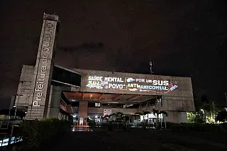 Suzano recebe projeções de conscientização ao cuidado com a Saúde Mental