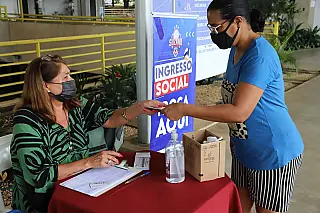 Fundo Social arrecada 100 quilos de alimentos com ingressos do Suzano Vôlei