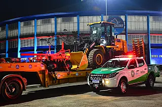 Oficializada entrega de veículos e equipamentos