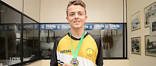 Suzanense João Vitor Melges é campeão brasileiro de futsal Sub-17