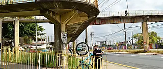 Passarela na Avenida Brasil receberá conservação
