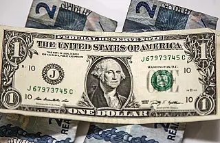 Dólar fecha a R$ 4,05. Cotação é a maior na história do Plano Real