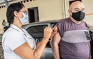 Ferraz realiza sábado 'Dia V de Vacinação' contra a Covid-19 para pessoas com mais de 18 anos