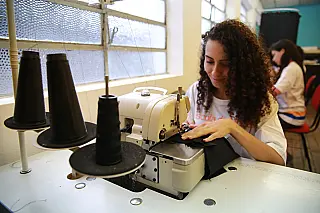 Escola da Moda tem 40 vagas no curso Bordado em Pedraria