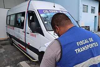 Suzano inicia vistoria de vans de transporte complementar