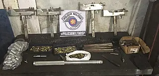 Polícia Militar descobre fábrica clandestina de armas com 4 submetralhadoras na Vila Maluf