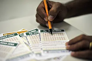 Mega-Sena pode pagar R$ 11 milhões neste sábado