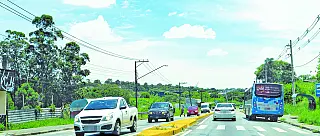 Acidente na Rodovia Índio-Tibiriçá deixa motorista ferido