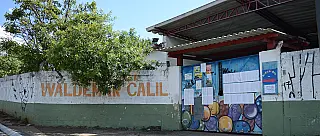 Prefeitura afasta transporte escolar por esquecer 2 crianças em frente à escola