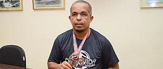 Atleta suzanense supera tragédia por meio da prática ao esporte