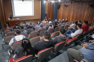 Vigilância Sanitária de Suzano orienta donos de tabacarias