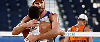 Olimpíada: Alison e Álvaro vão às oitavas no vôlei de praia