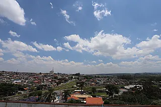 Homem é preso em flagrante após roubo de veículo com medicamentos em Itaquá