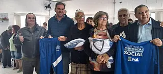 Gian Lopes entrega agasalhos para Terceira Idade do Cras da Vila Jaú