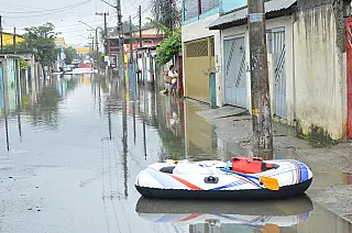 Chuvas deixam mais de 100 desalojados em Itaquá