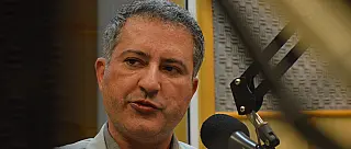 Lacerda anuncia que vai à Justiça tentar barrar aumento da tarifa