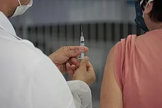 Butantan estuda a criação de uma vacina única contra a gripe e a Covid-19