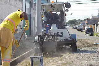 Fim de semana é marcado por mutirão de zeladoria na Vila Urupês