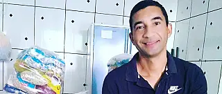 Projeto de auxiliar de limpeza pretende combater a fome
