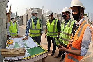 Ashiuchi vistoria obras da nova UBS do Jardim Dona Benta