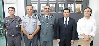 Ashiuchi participa de homenagem a ex-comandantes do 32º Batalhão