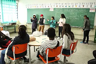 Escolas municipais ministram aulas de desenvolvimento socioemocional em Ferraz