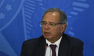 Ministro da Economia testa positivo para Covid-19 e tem sintomas leves
