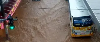 Forte temporal inunda Centro de Ferraz nesta terça-feira
