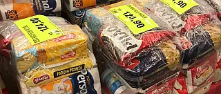 Procura por cestas básicas cresce nos supermercados