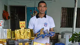 Projeto entrega cestas básicas, cobertores e roupas para carentes
