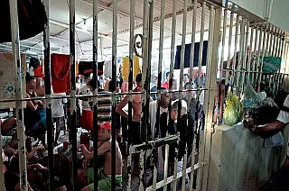 Governo do AM confirma 42 novas mortes em presídios; total chega a 57