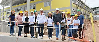 Equipe gestora visita nova escola Estância Hidromineral de Poá