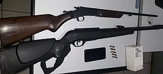 PM prende caseiro por porte ilegal de arma e receptação de celular
