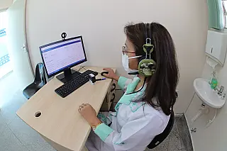 Consultas via telemedicina seguem disponíveis para população