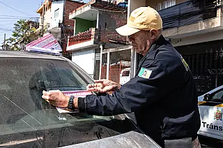 Ferraz realiza remoção de veículos abandonados em vias públicas