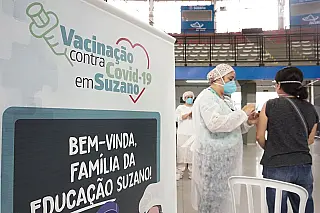 Suzano imuniza 1,8 mil profissionais da Educação contra a Covid-19