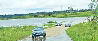 Estrada da Duchen vira ‘ponto turístico’ com novos alagamentos