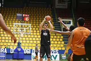 Com Gruber de volta, Mogi Basquete enfrenta São Paulo nesta terça pelo NBB