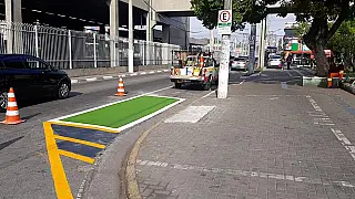 Ferraz implanta vagas de curta duração para estacionamento de veículos no Centro